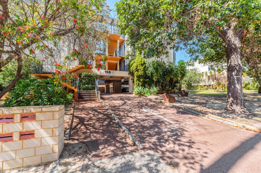 24/156 WHATLEY CRES, MAYLANDS, WA 6051