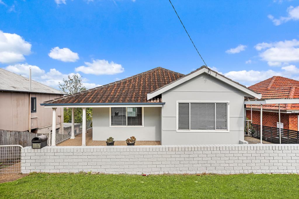 17 Mount Keira Rd, West Wollongong, NSW 2500