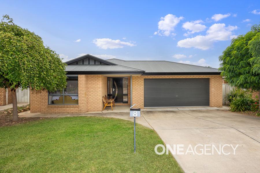 8 Walla Pl, Glenfield Park, NSW 2650