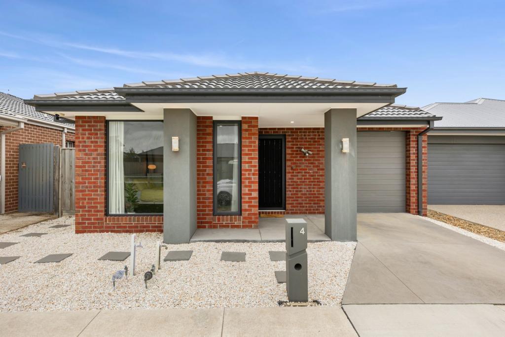 4 Ulric Pl, Charlemont, VIC 3217