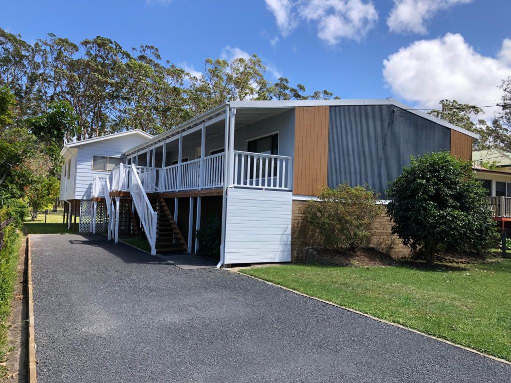 724 Woollamia Rd, Woollamia, NSW 2540