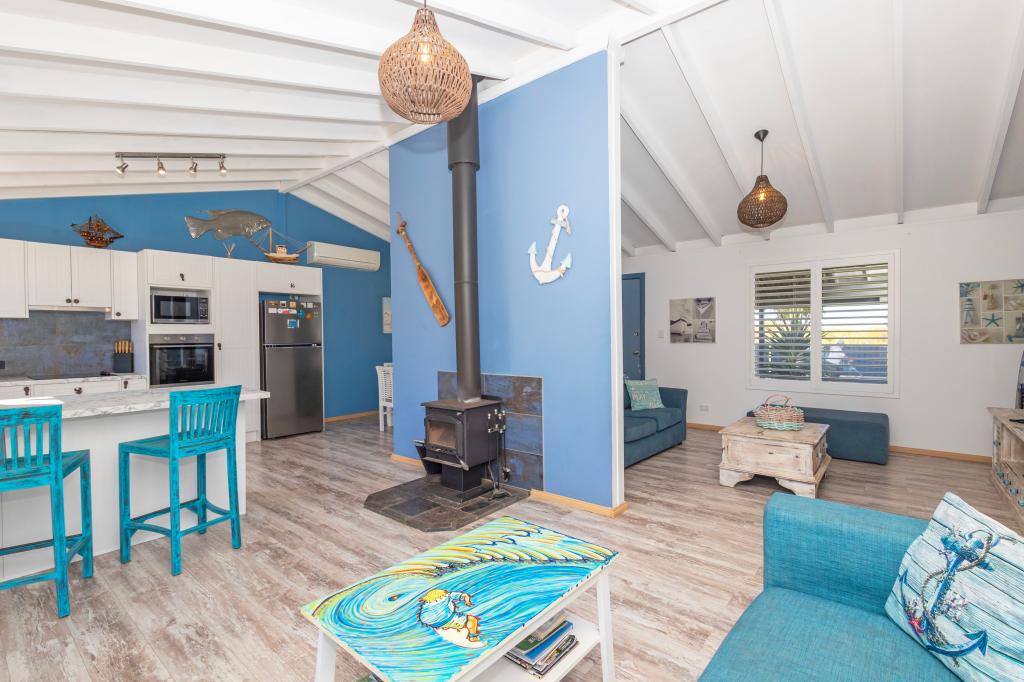 50 Hunter Cres, Green Head, WA 6514