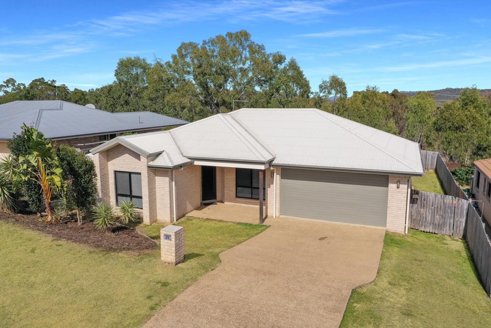 26 Dartmouth Cl, Clinton, QLD 4680