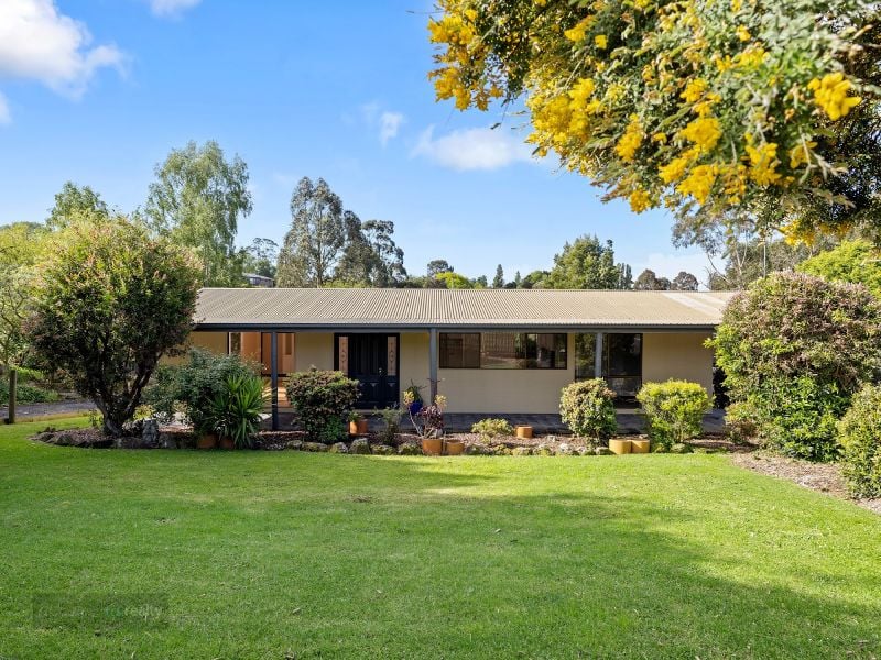 19 Lower Gordon St, Korumburra, VIC 3950