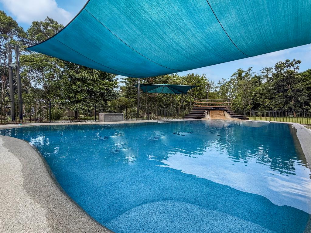 33 MERRYBURN DR, MERRYBURN, QLD 4854