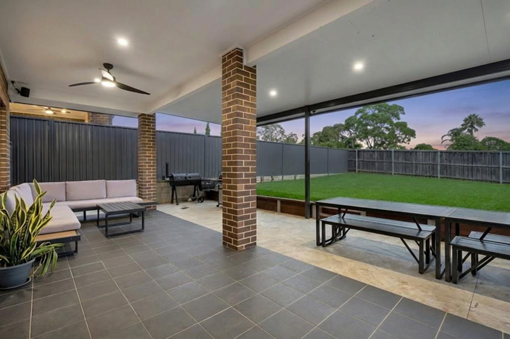 26 Brunton Pl, St Helens Park, NSW 2560