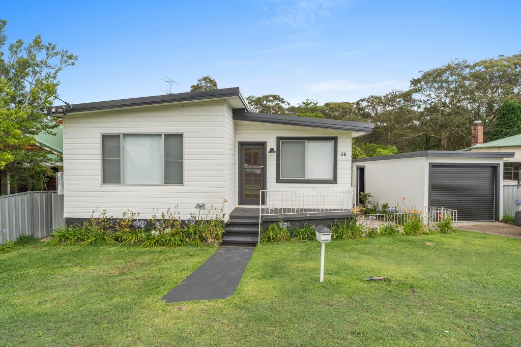 38 Laxton Cres, Belmont North, NSW 2280