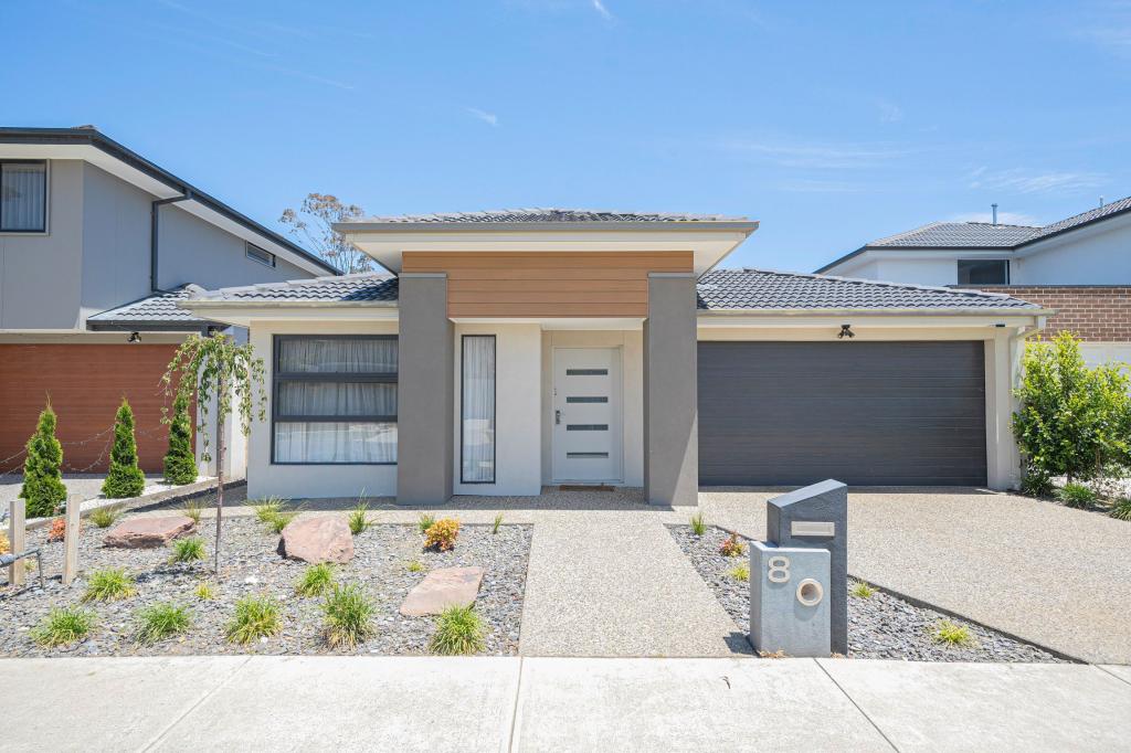 8 Floyd Cct, Cranbourne, VIC 3977
