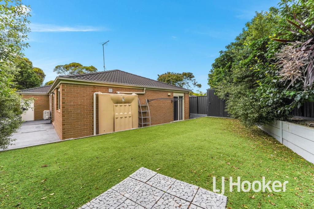 30 Lucerne Cct, Pakenham, VIC 3810