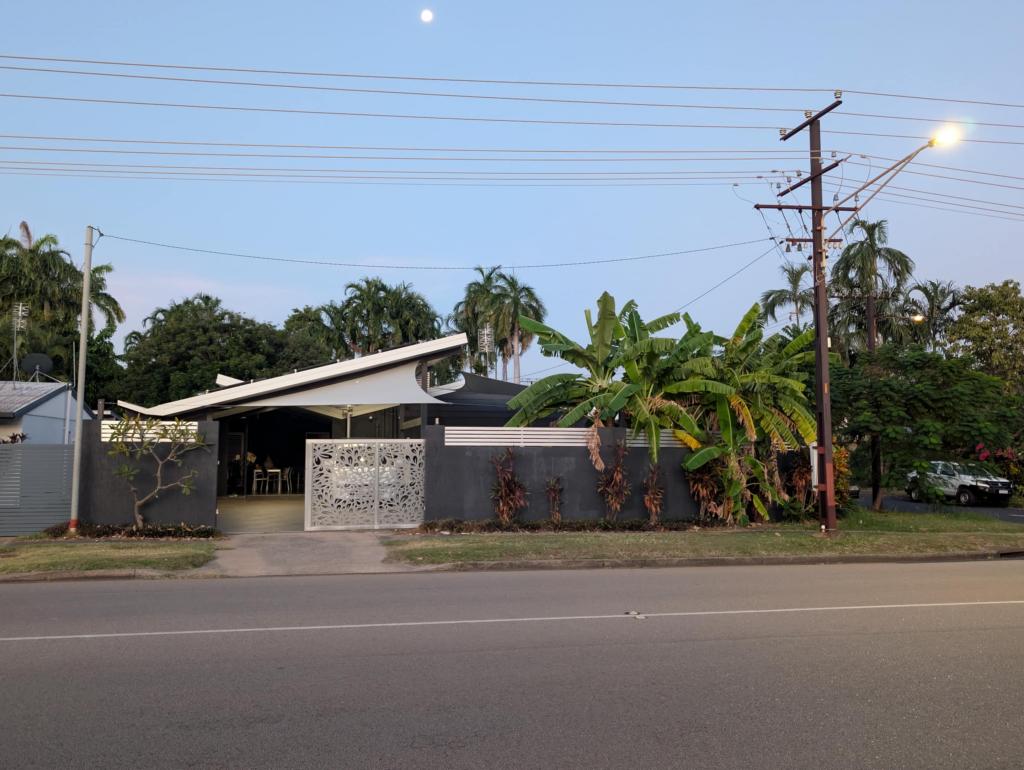 2/1 Floyd Ct, Coconut Grove, NT 0810