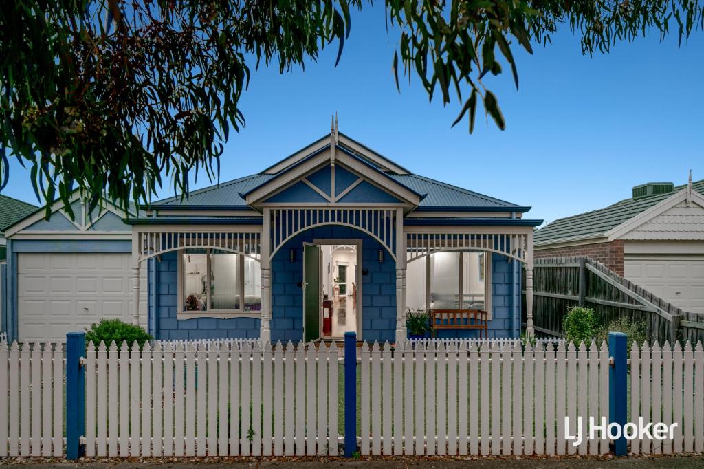 16 Beacon Ave, Point Cook, VIC 3030