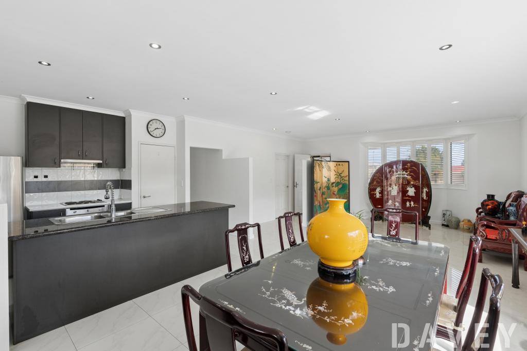 8 NEKAYA WAY, DUNCRAIG, WA 6023