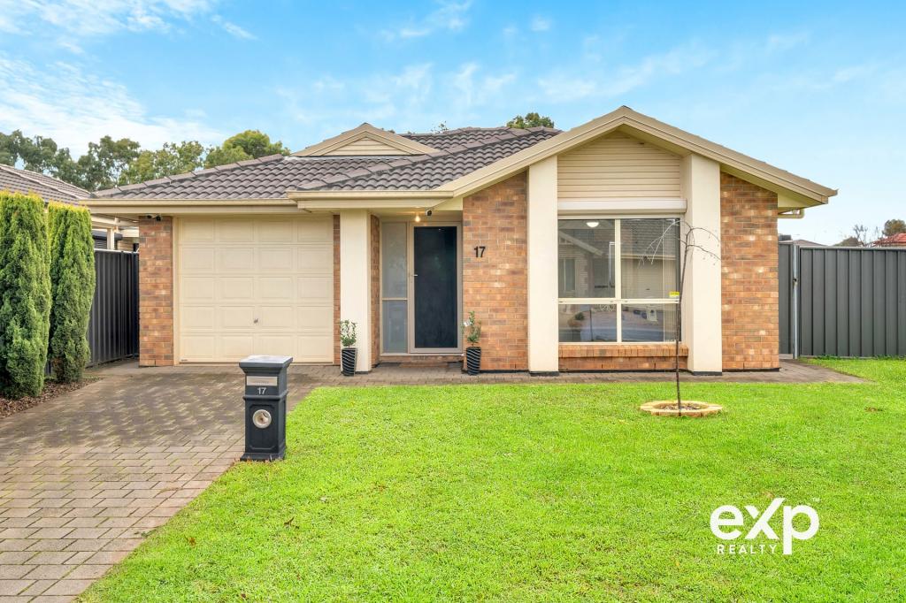 17 OAKWOOD CCT, MUNNO PARA WEST, SA 5115