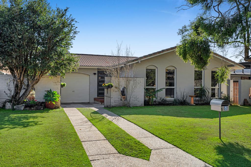 5 FAITHFULL ST, ELDERSLIE, NSW 2570