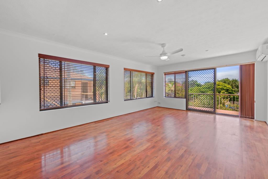 10/29 IMPERIAL PDE, LABRADOR, QLD 4215