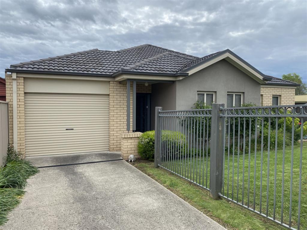 24 Bayley St, Alexandra, VIC 3714