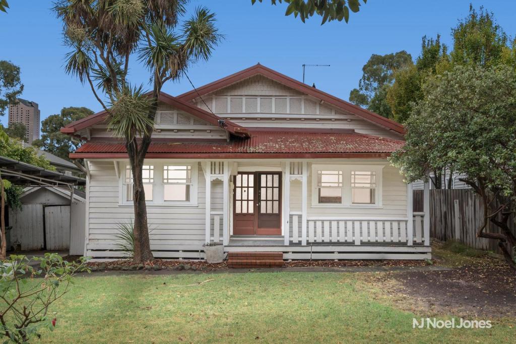 35 COMBARTON ST, BOX HILL, VIC 3128