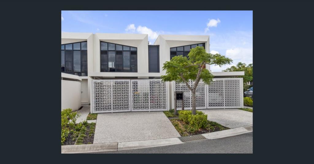 42 PENINSULA DR, ROBINA, QLD 4226