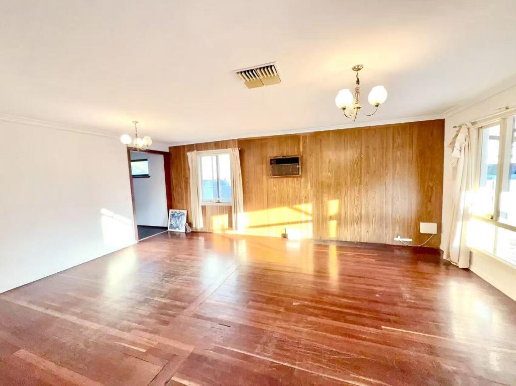 3 Oakland Ave, Cloverdale, WA 6105