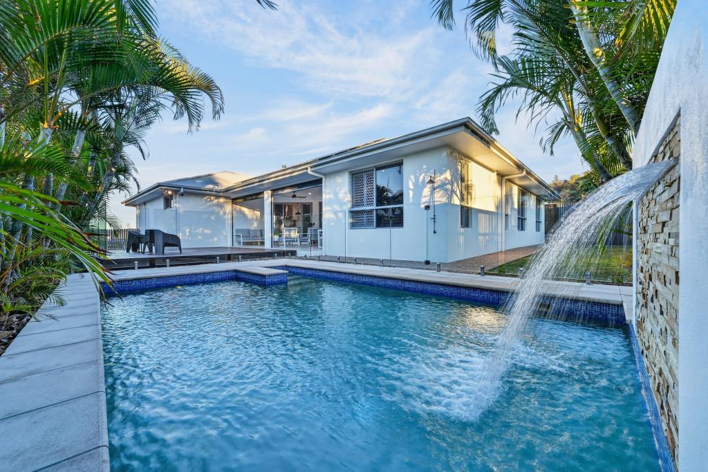 17 Holbourne St, Bushland Beach, QLD 4818