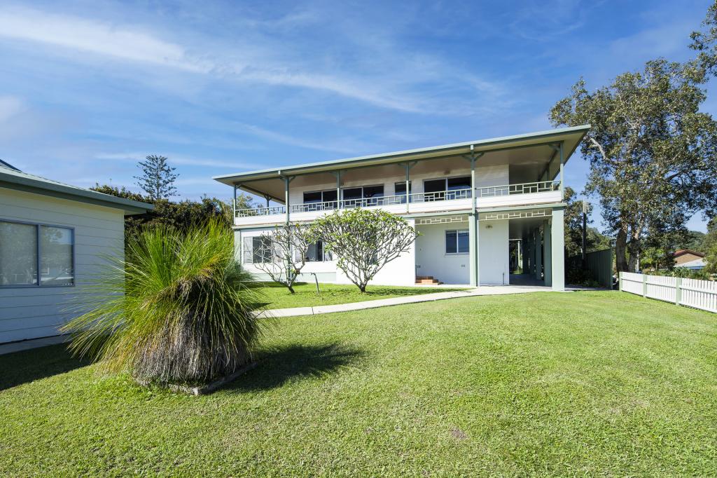 15 Wallace St, Scotts Head, NSW 2447