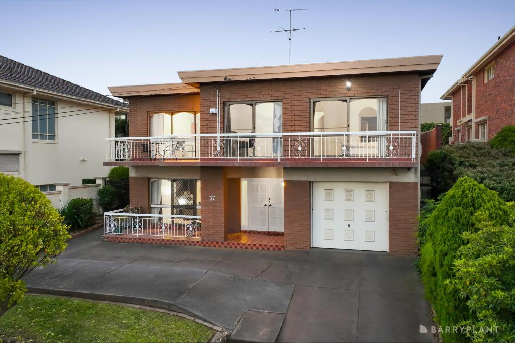 37 Golden Way, Bulleen, VIC 3105