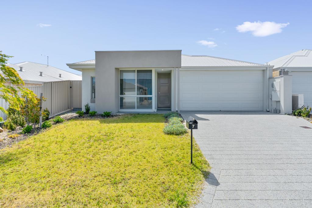 7 Primrose Loop, Eglinton, WA 6034
