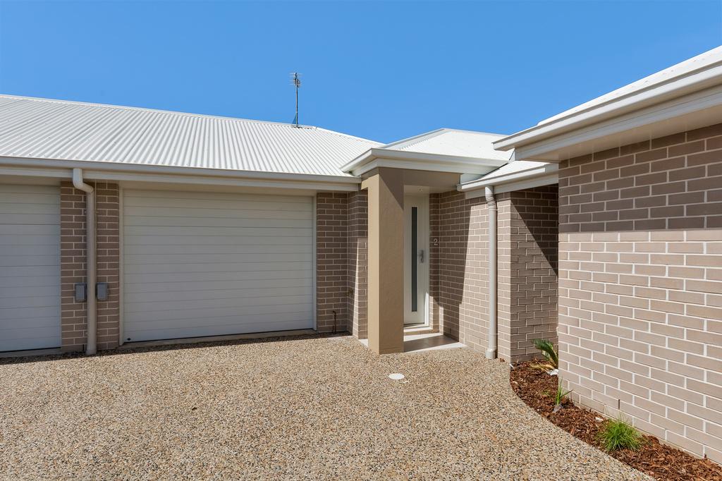 2/11 FURNESS CT, KEARNEYS SPRING, QLD 4350