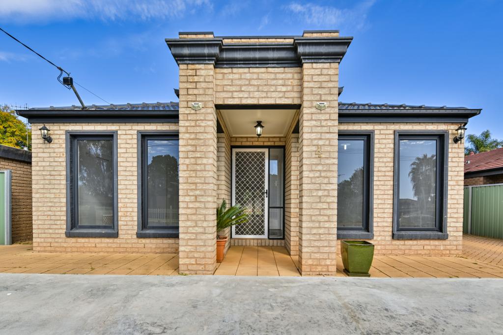 4 Nulty Dr, Robinvale, VIC 3549