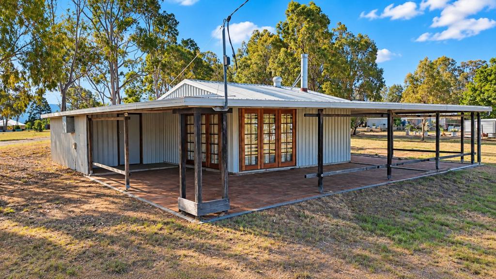42 Taylor St, Maryvale, QLD 4370