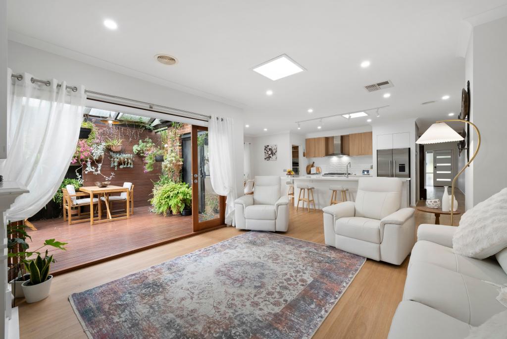 13 HYPERNO WAY, SANDHURST, VIC 3977