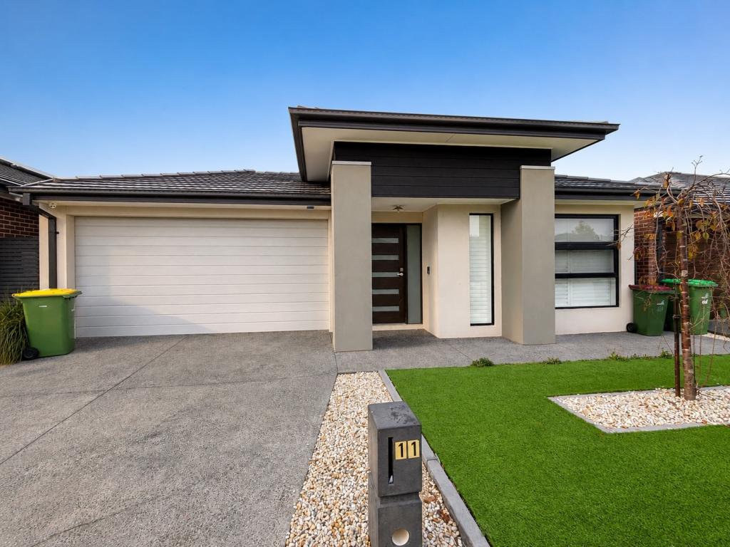 11 Kaduna Dr, Officer South, VIC 3809