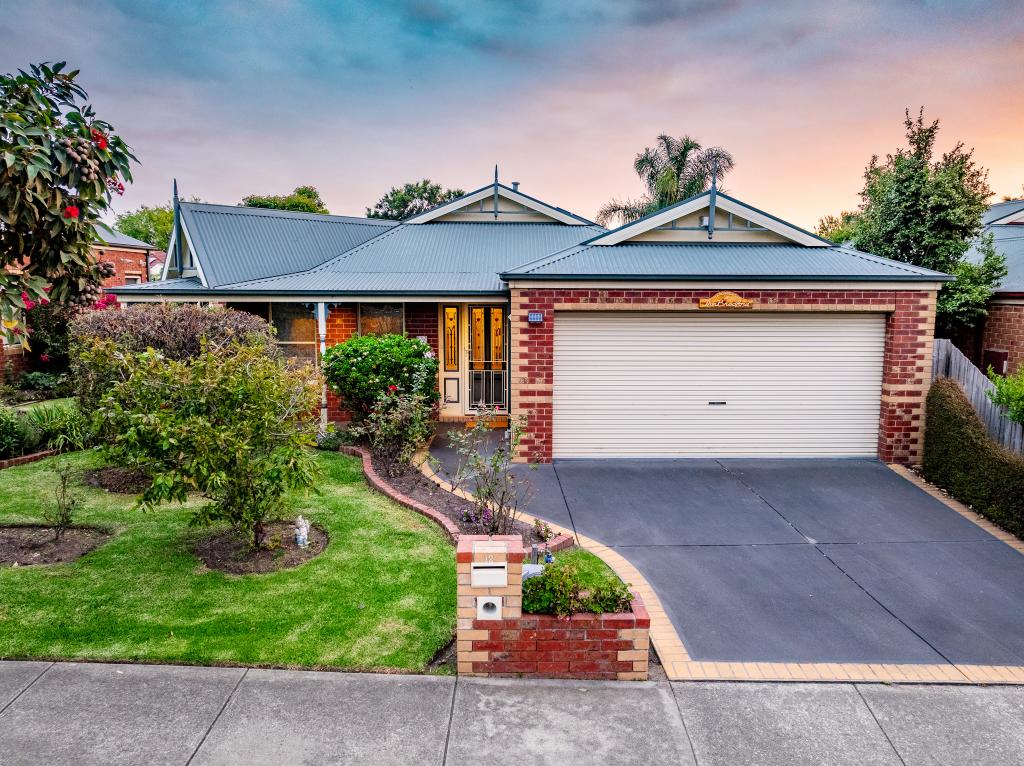 12 Berwick-Cranbourne Rd, Cranbourne East, VIC 3977