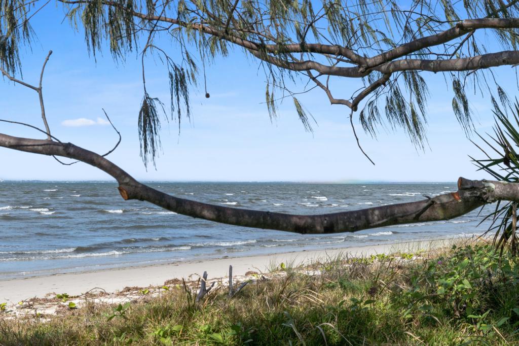 76 Bayside Dr, Beachmere, QLD 4510