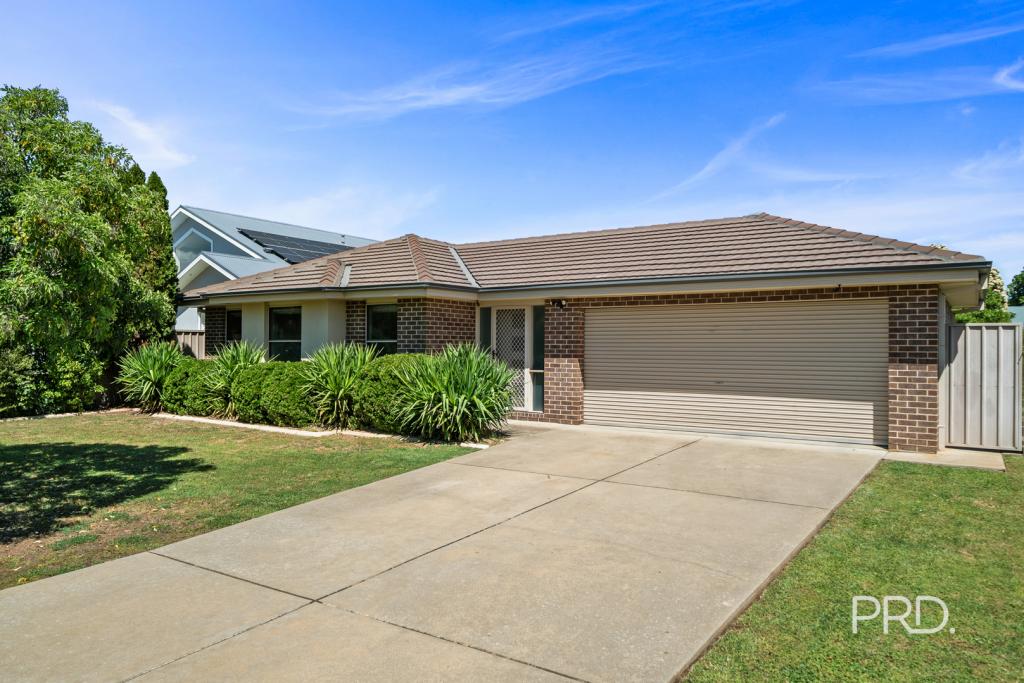 74 Jack Ave, Mount Austin, NSW 2650
