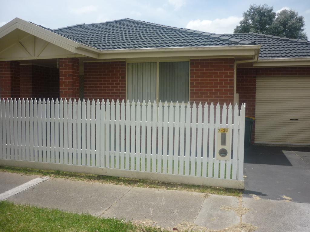 2/30 ANSELM GR, GLENROY, VIC 3046