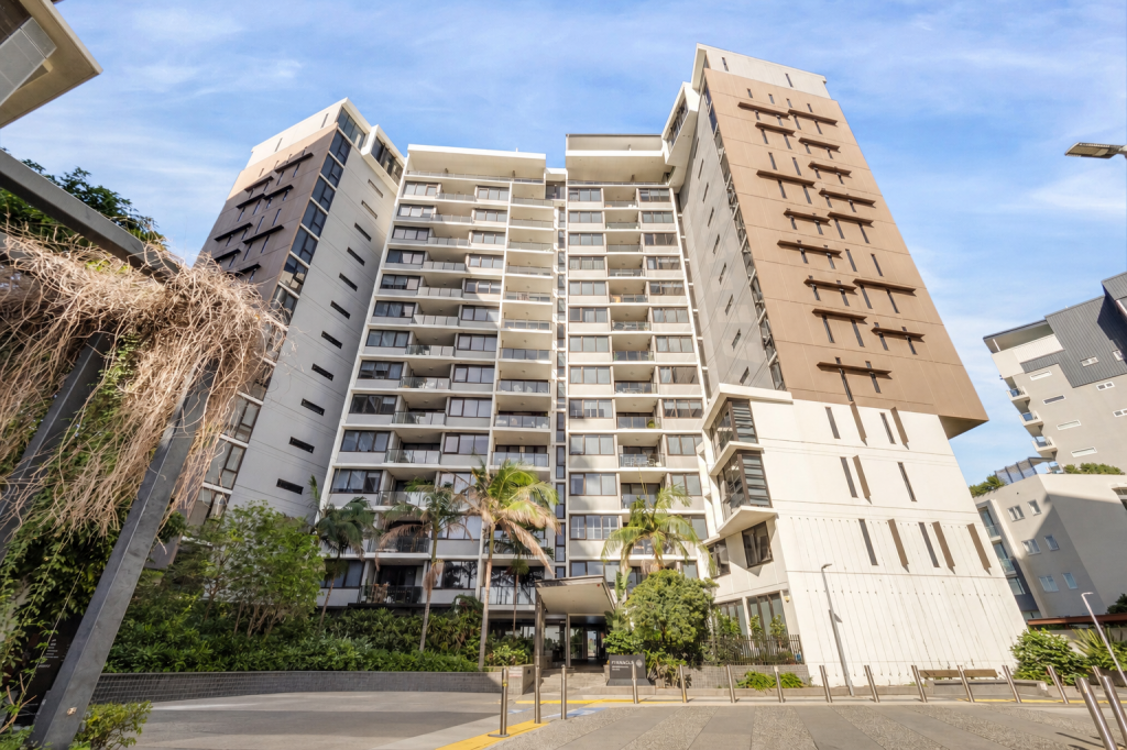 20003/37d Harbour Rd, Hamilton, QLD 4007