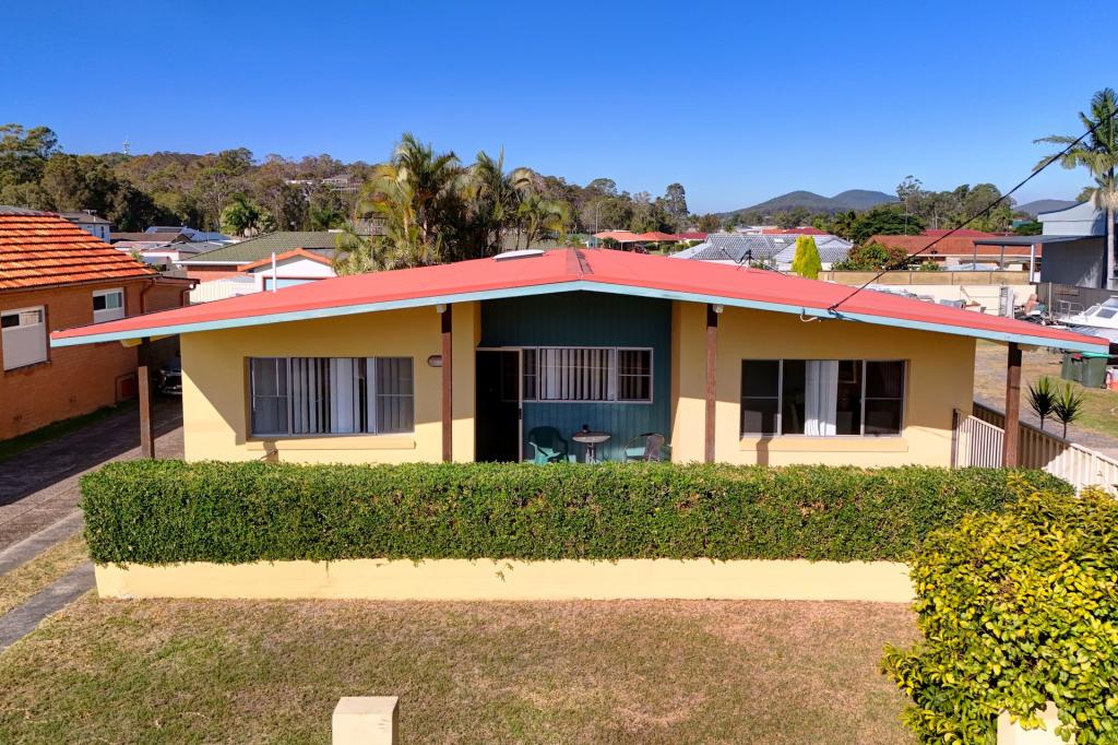 20 The Lakes Way, Forster, NSW 2428