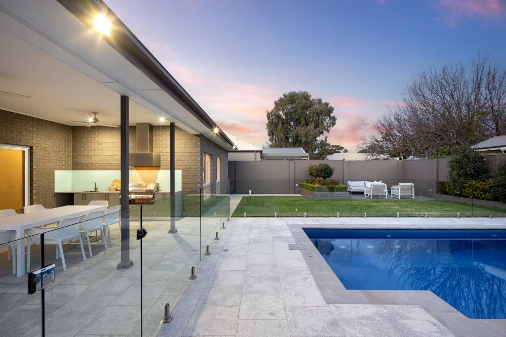 31 Illawarra Ave, Hove, SA 5048