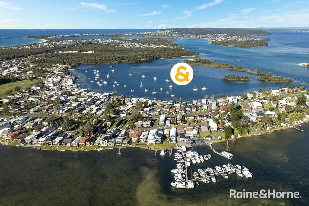 124 Marks Point Rd, Marks Point, NSW 2280