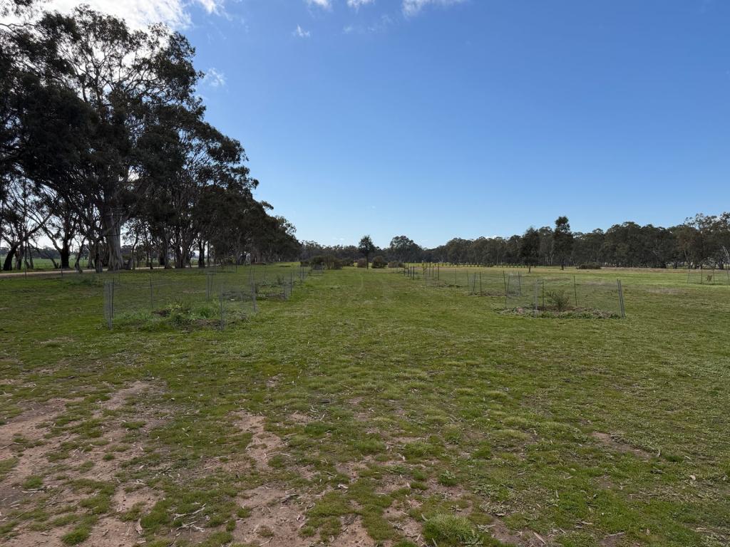 192 Moyreisk-Redbank Rd, Redbank, VIC 3477