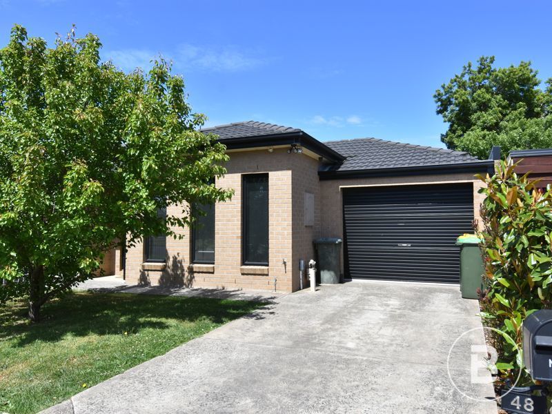 48 Lake St, Wendouree, VIC 3355