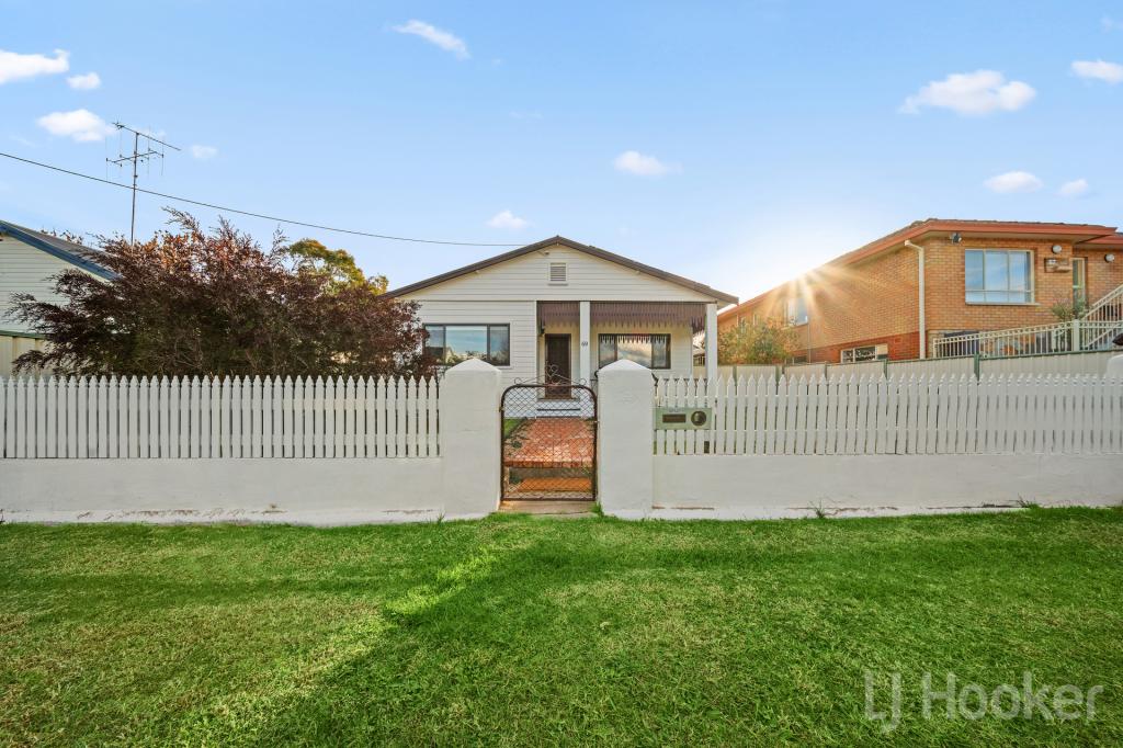 69 Stornaway Rd, Queanbeyan, NSW 2620