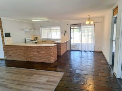 6 Hay St, Savernake, NSW 2646