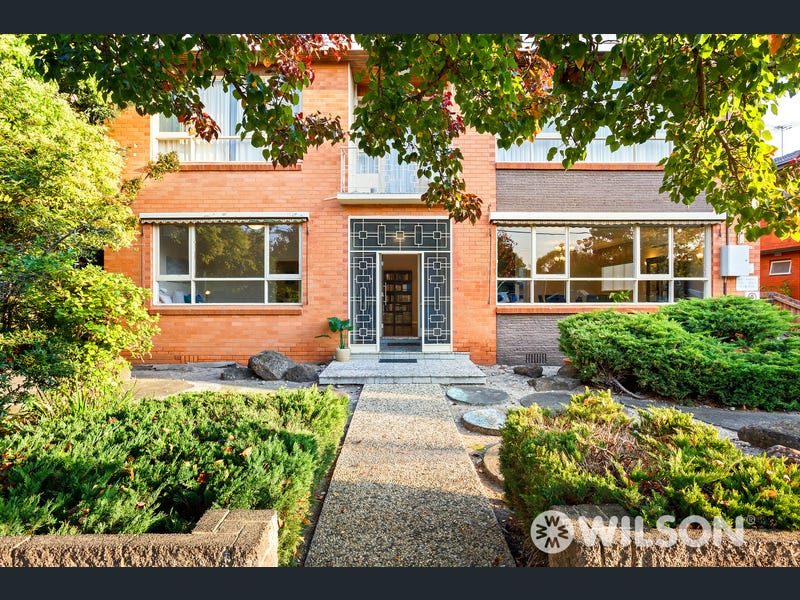 2/1 Milburn Gr, St Kilda East, VIC 3183