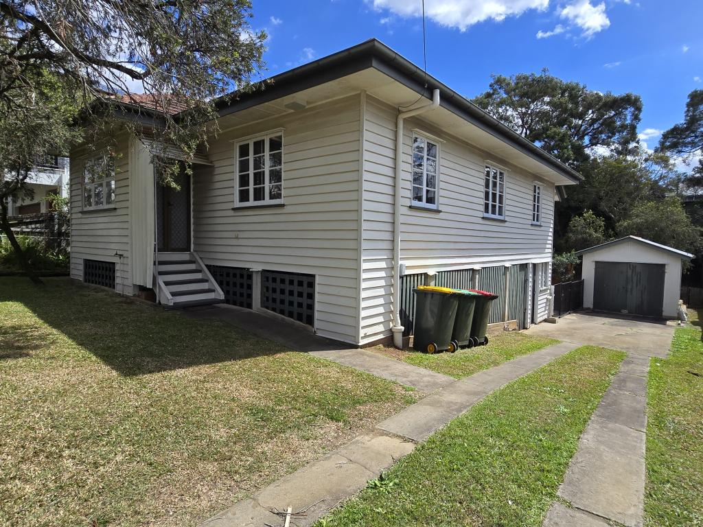 63 William Tce, Oxley, QLD 4075