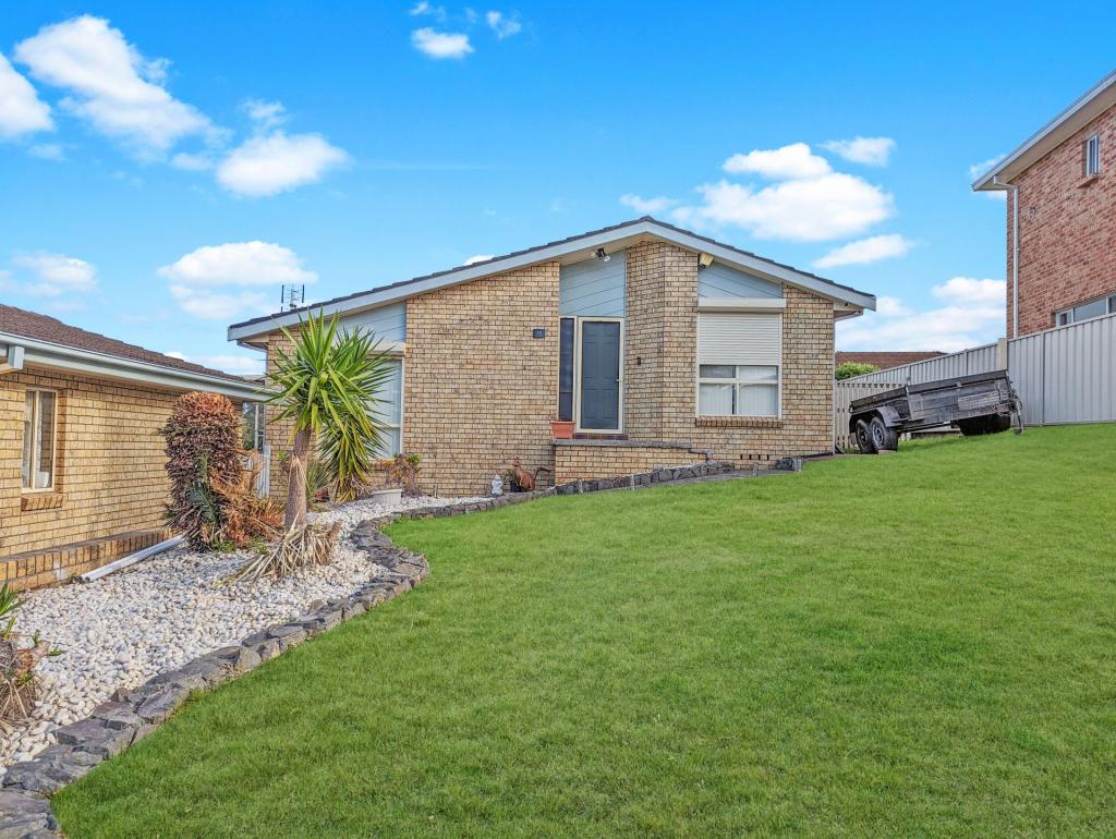 19 Natan Pl, Cordeaux Heights, NSW 2526