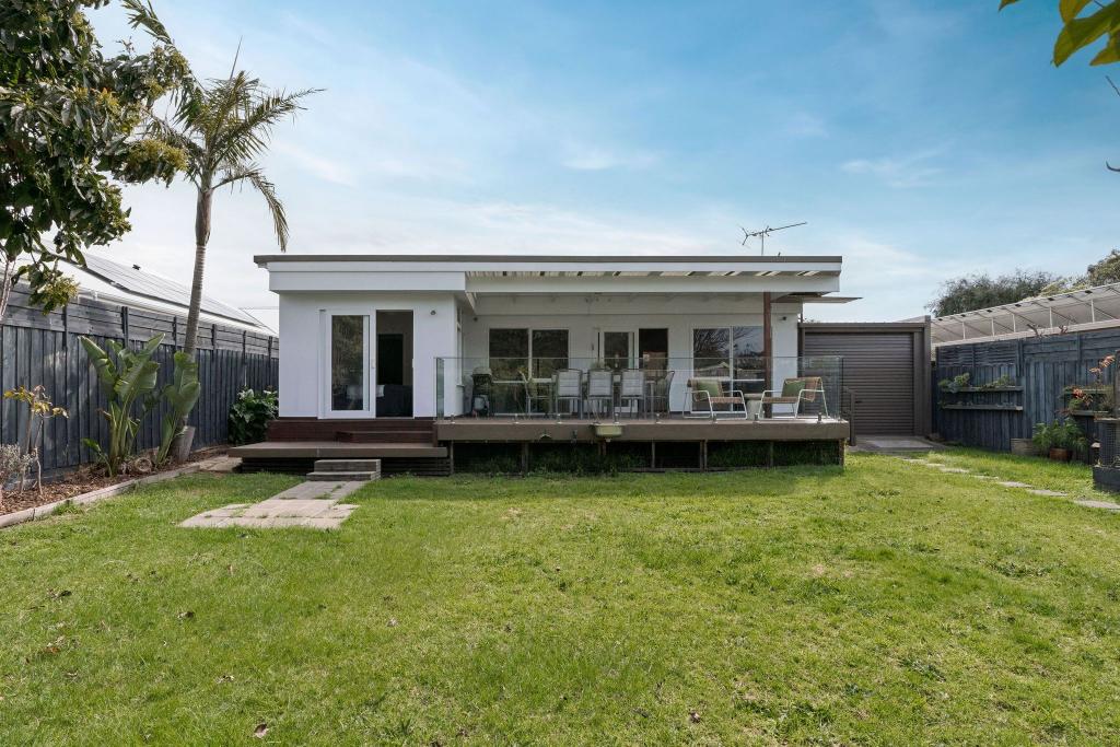 15 LYON ST, ROSEBUD, VIC 3939