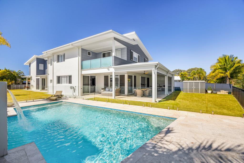 7 Webb Ellis Ct, Pelican Waters, QLD 4551