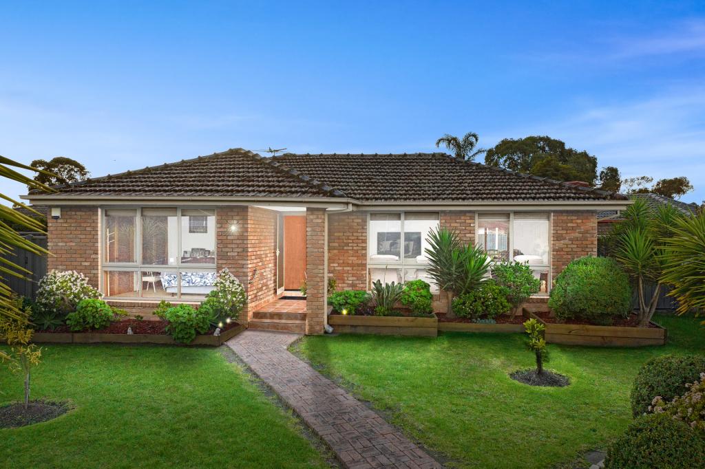 16 Malua Cres, Mill Park, VIC 3082